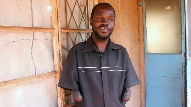Cde Chinotimba (Cde Chinos) visits Felix Magadzire who drives without arms. Proudly Able S4 Ep7 смотреть онлайн