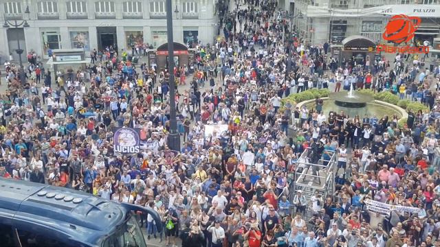 El "se queda" de Felipe Reyes a Luka Doncic смотреть онлайн