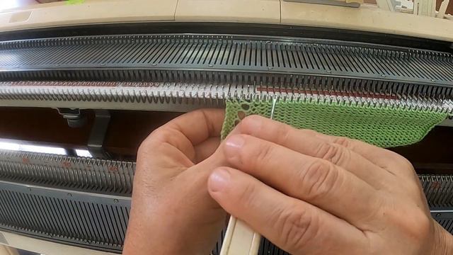 Acabamento Delicado Feito Em Tricô à Máquina