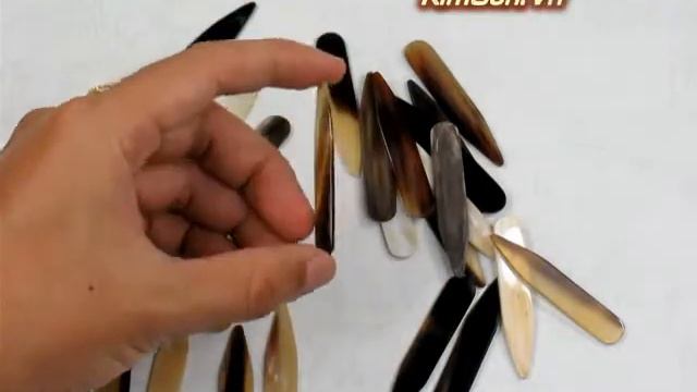 Collart Stay made from REAL COW HORN. Produce by KIMSON Handicraft. смотреть онлайн