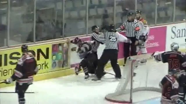 Ryan Olynyk Vs Andrew Sharp EIHL