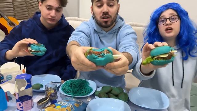 24 SAAT HER ŞEY TEK RENK MAVİ!