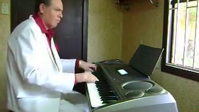 Vidéos les plus étonnants du monde.FRANCIA.-LUIS MARIANO. смотреть онлайн