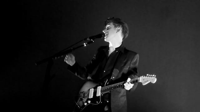 Arctic Monkeys W/ Josh Homme - Knee Socks Live @ The Wiltern, Los Angeles - October 1, 2013