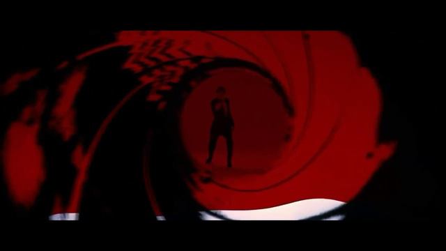 Timothy Dalton - James Bond 007 - In Moonraker Gunbarrel.