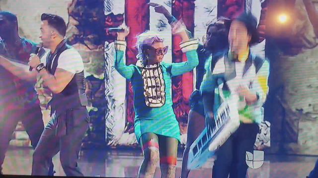 Despacito Luis Fonsi en Latín Grammy 2017 смотреть онлайн