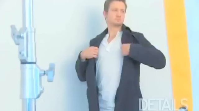 Jeremy Renner   Alejandro