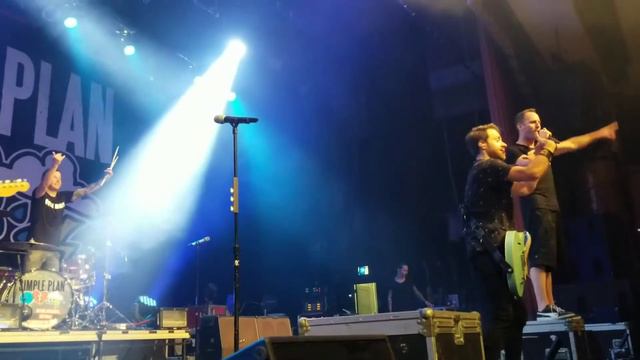 Pierre Bouvier From Simple Plan Plays Drums 8/20/17