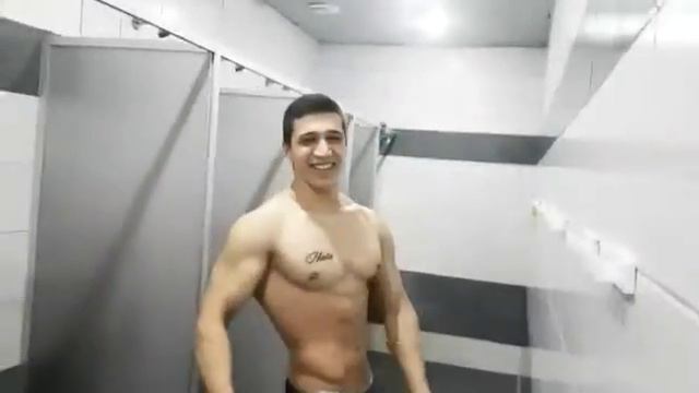 Подшутили над друзьями😂 смотреть онлайн