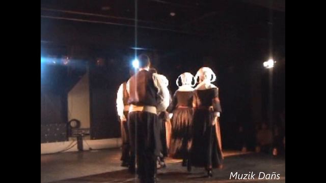 Gavotte avec Erik Marchand/Patrick Lefèvre/Jean louis Le Vallégant/Jérôme Kerihuel/Cercle de Spézet смотреть онлайн