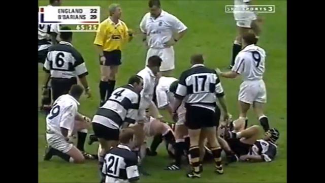 Richard Cockerill gets 'a bit of the doormat treatment' from Julian White смотреть онлайн