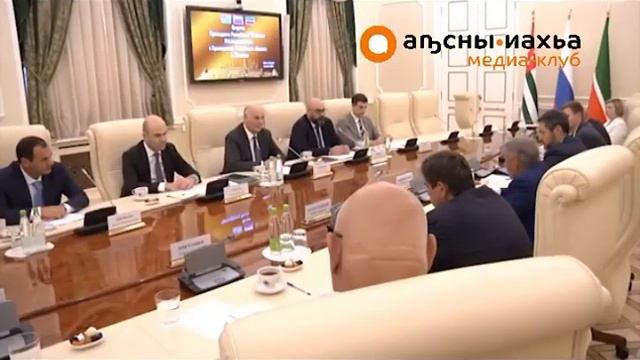 Аслан  Бжания встретился с Рустамом Минниханов