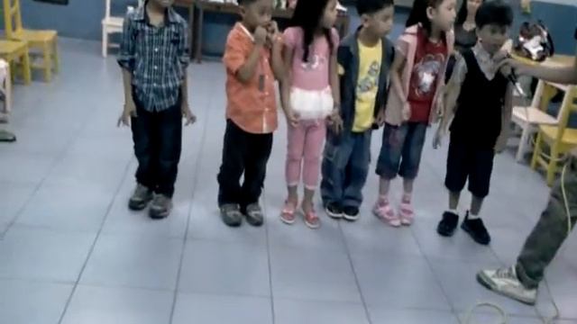 jeremy's kinder xmas party 2011 смотреть онлайн