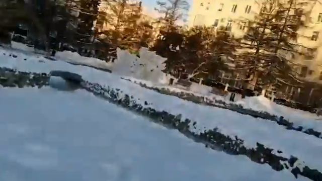 Ева снимает обзор ледяных построек) оператор плохо снимает видео без Кирилла! смотреть онлайн