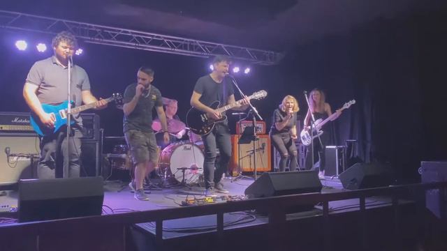 ESCAPE 2 The Jungle feat. Jakub PJay /// Opuštěná zem смотреть онлайн