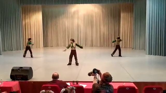 Танец (камы-бий)