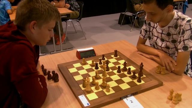 ♗♜ Amateur holding a GM exchange down: Antoniv ⚔️ GM Hovhannisyan, Exchange Slav, Blitz chess смотреть онлайн