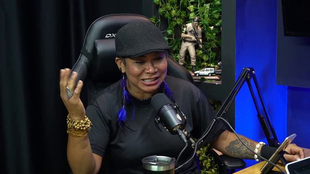Sgt Castro Entrevista CABO ROBERTA - Podcastro #06 смотреть онлайн