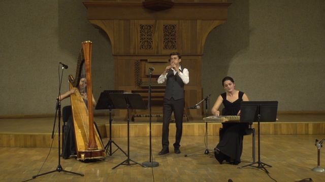 Arsen Petrosyan-Hin Oreri Erg@ (Tigran Mansurian) смотреть онлайн