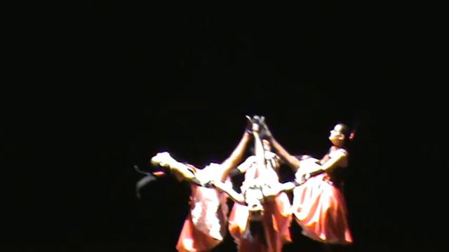 Can Can - Alegria Parisiense - Escola de Dança Athené Tamisier смотреть онлайн