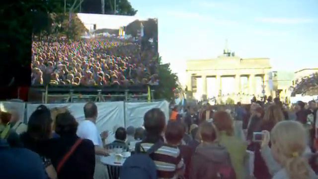 60 Jahre Grundgesetz Party am Brandenburger Tor - Udo Jürgens смотреть онлайн