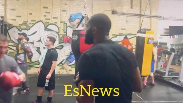 Awesome boxing superstar Jaron Ennis helping 118 star cristian cardo смотреть онлайн