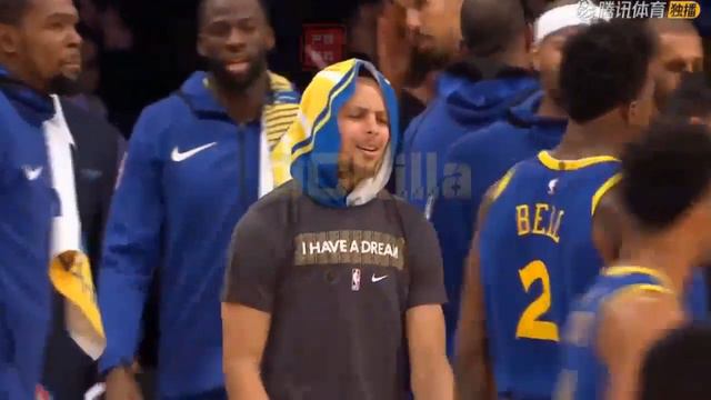 Stephen Curry Pushes Jordan Bell Away After His Heated Exchange VS Steve Kerr