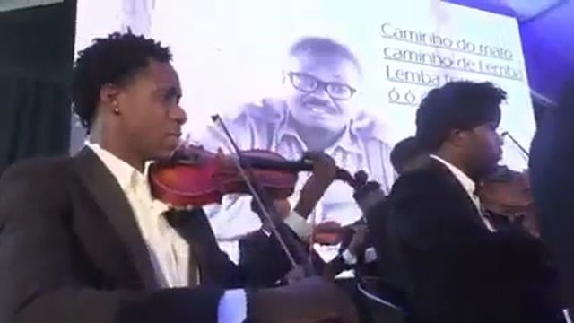 Ary e Orquestra Camerata de Luanda - Caminho do Mato - Agostinho Neto смотреть онлайн