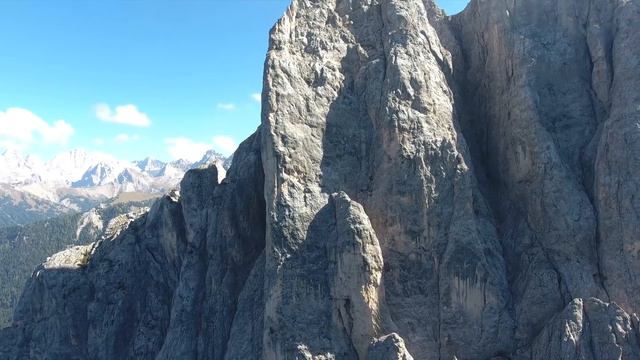 Torre Vallaccia _ Tom Ballard e Bruno Pederiva ripetono la Via dei due Toni смотреть онлайн