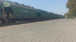 грузовой поезд