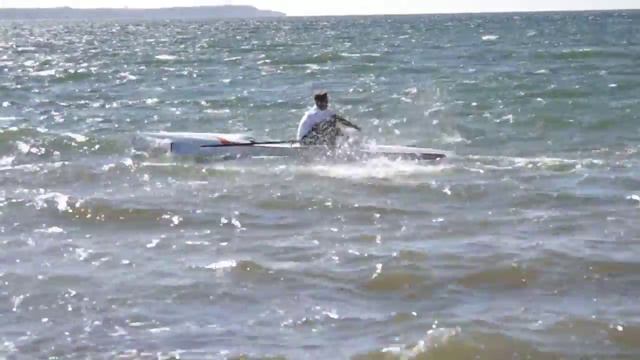 Peter Berg is testing Leo Coastal Rowing C1X Single in Öresund/Helsingborg смотреть онлайн