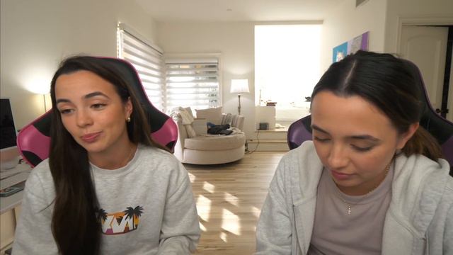 We're Back!! Just Chatting! смотреть онлайн