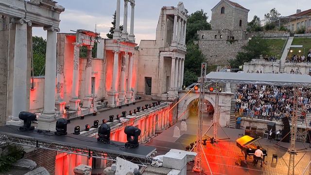 Yann Tiersen-Amelie Ancient Theater Plovdiv Evgeny Genchev смотреть онлайн