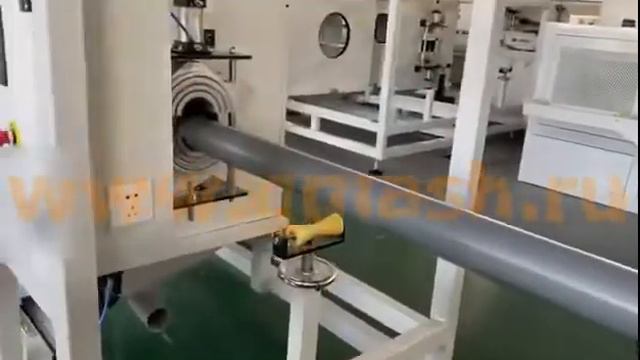 Трубная линия ПВХ Ф50 200мм на базе двухшнекового конического экструдера SJSZ65 132 смотреть онлайн
