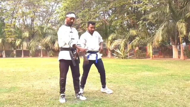 Head lock self-defense tutorials in hindi || SEHENSHA LAXMAN смотреть онлайн