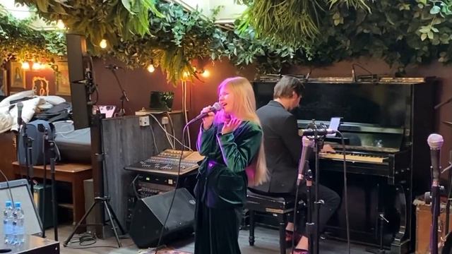 «What a little moon light can do» cover Яковлева Алёна 9 лет смотреть онлайн