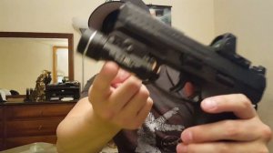 «Meet Vesper»; Modified HK VP9 w/ Trijicon RMR