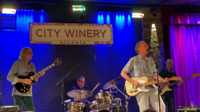 Paper Thin - John Hiatt with Sonny Landreth смотреть онлайн