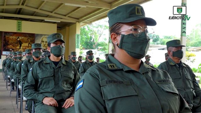 Graduación De Cursos De Perfeccionamiento De Oficiales Del Centro Superior De Estudios Militares