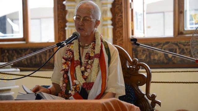 Mukunda Datta Prabhu in ISKCON Tirupati Temple смотреть онлайн