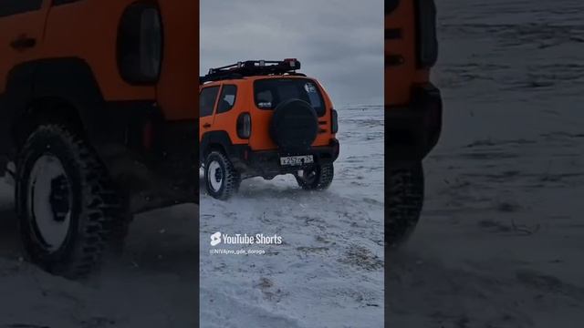 Шеви Нива и Нива 3д по снегу смотреть онлайн