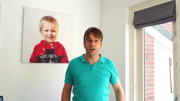 Amelia & Avelina learn how to play together with Slime.