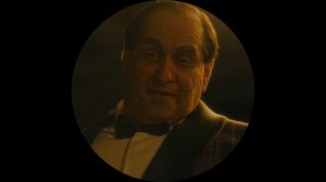 Пингвин. Озвучивает Станислав Стрелков.