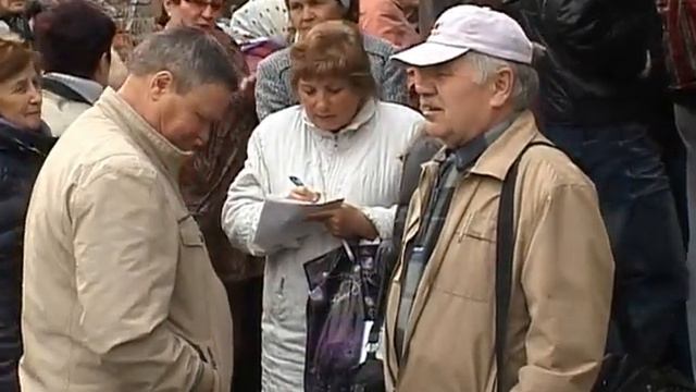 Харьковчане в очередях перед Госкомземом смотреть онлайн