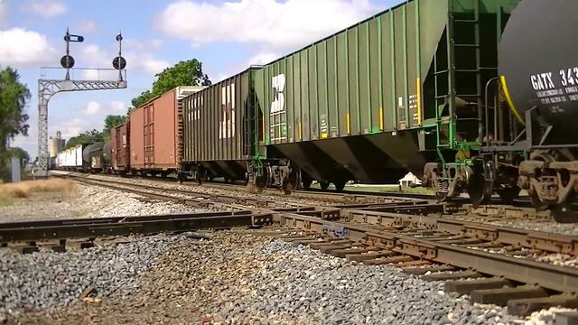 CSX Train Crossing NS At Leipsic Ohio