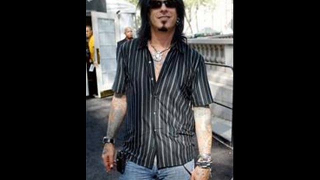 Nikki Sixx смотреть онлайн