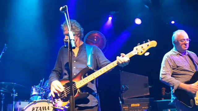 Calling Elvis - John Illsley of Dire Straits & Band смотреть онлайн