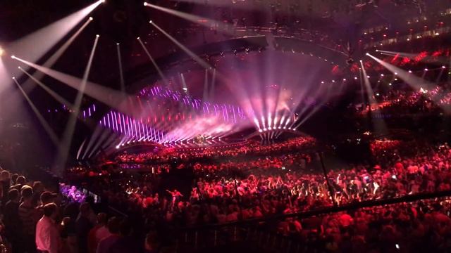 Eleni Foureira "Fuego" LIVE from Altice Arena during Eurovision Final смотреть онлайн