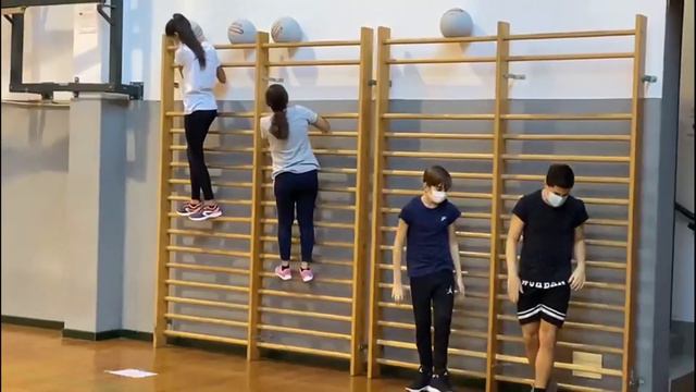 Scuola secondaria di I grado (media) Ada Negri - Istituto Comprensivo Bolzano 2 смотреть онлайн