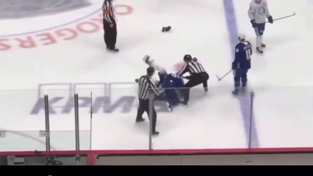 Practice Fight Tyler Motte vs. Adam Gaudette (Vancouver Canucks) смотреть онлайн